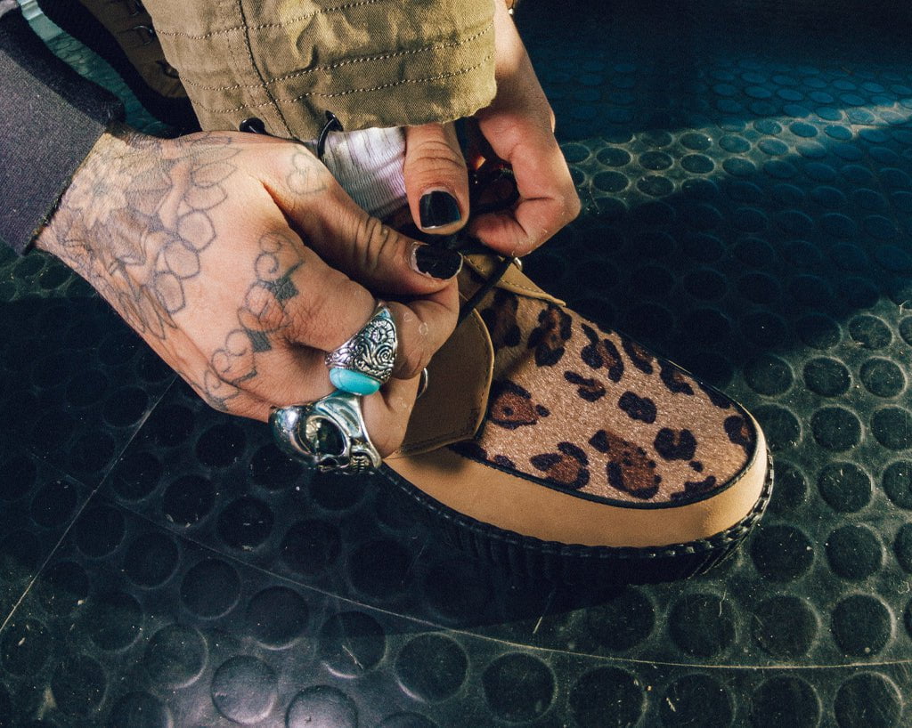 Tan Leopard Brush-Off Mondo Creeper
