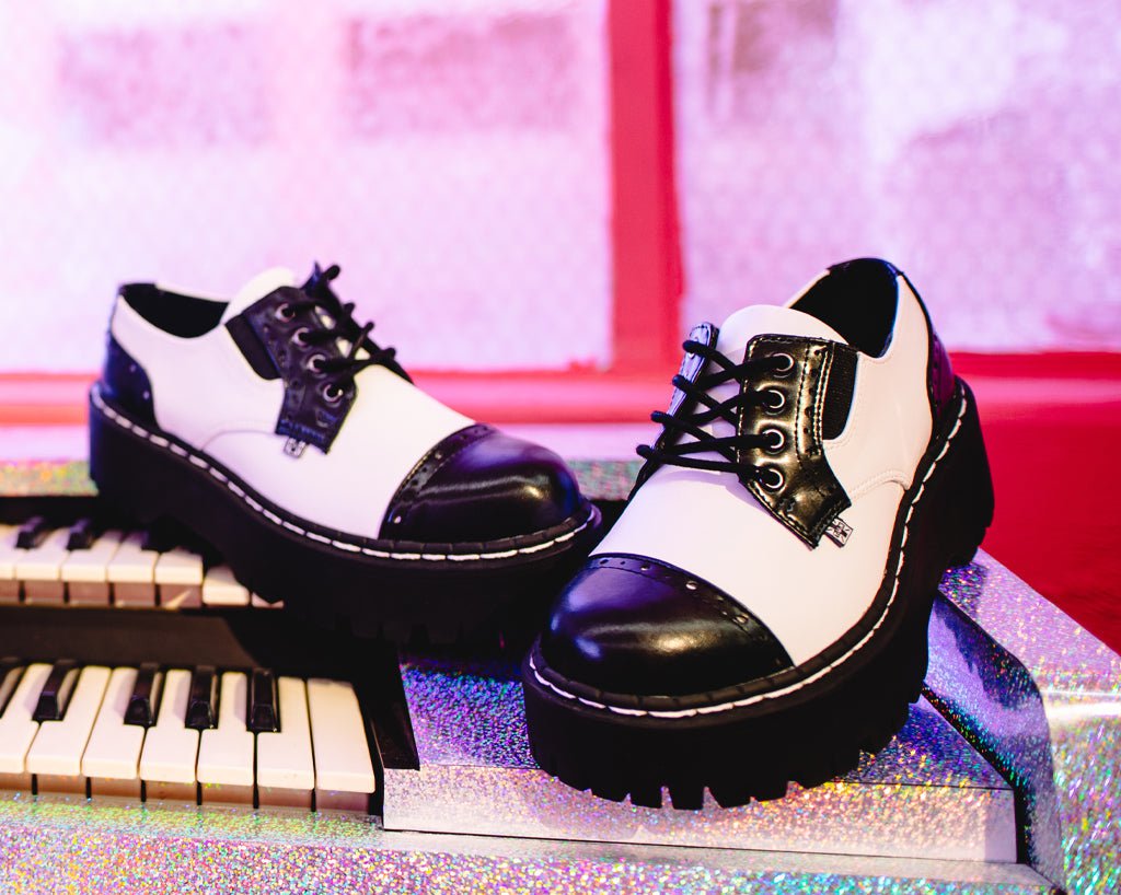 Black & White TUKskin™ Contrast Stitch Double Decker Brogue
